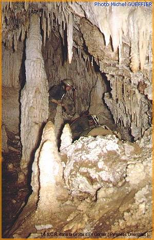 (c) Cavernes en Saintonge 